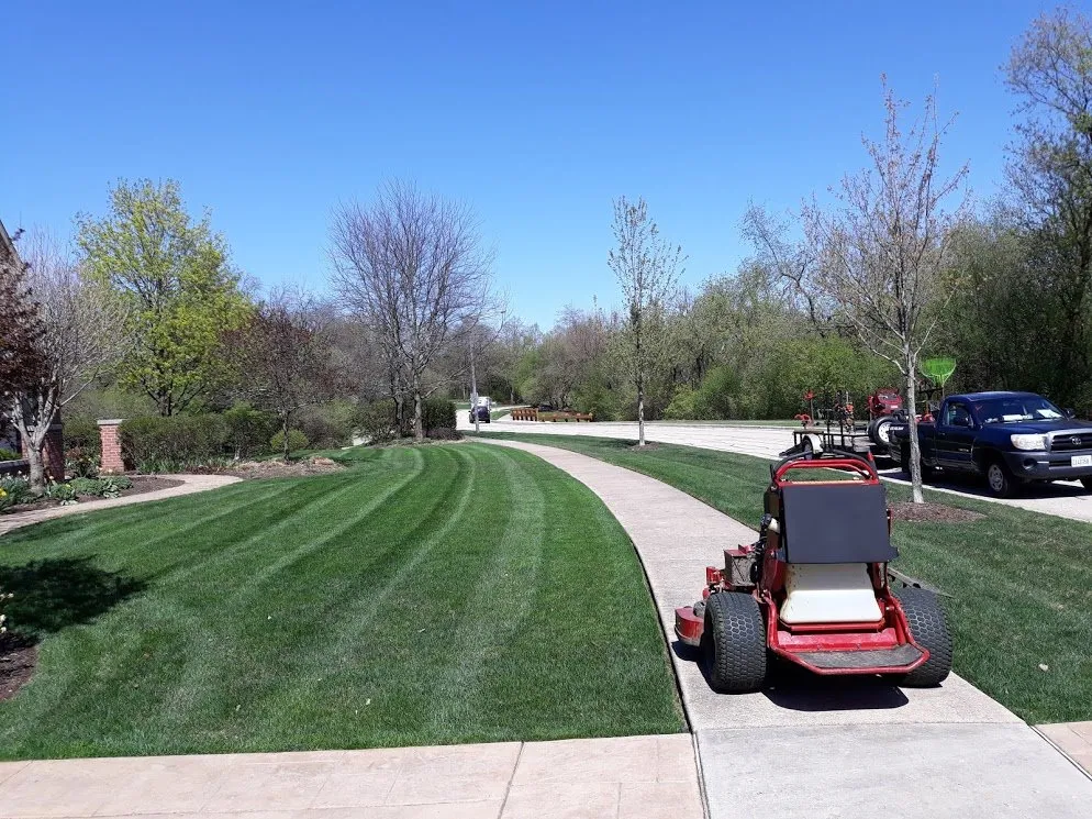 Local outdoor landscaping experts serving Lisle, IL - Lou's Lawn Care