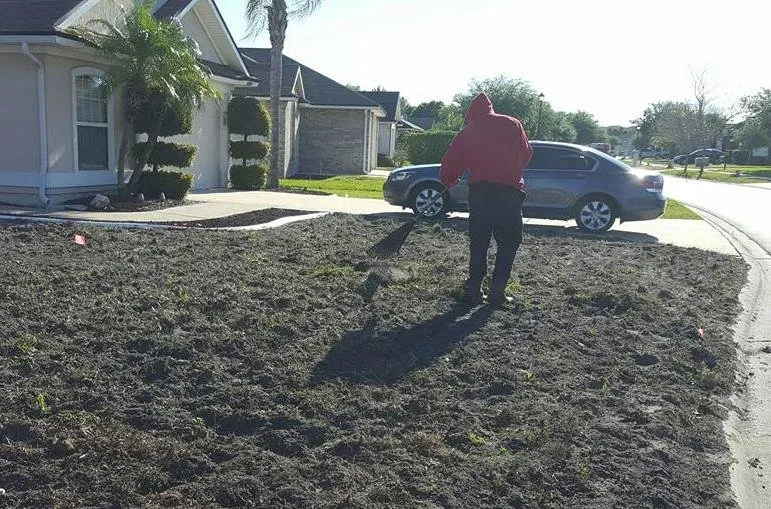 Custom lawn care service in Jacksonville, FL by Lou’s Quality Lawn and Landscaping Service