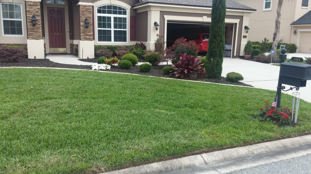 Reliable yard maintenance for year-round maintenance across Jacksonville, FL - Lou’s Quality Lawn and Landscaping Service