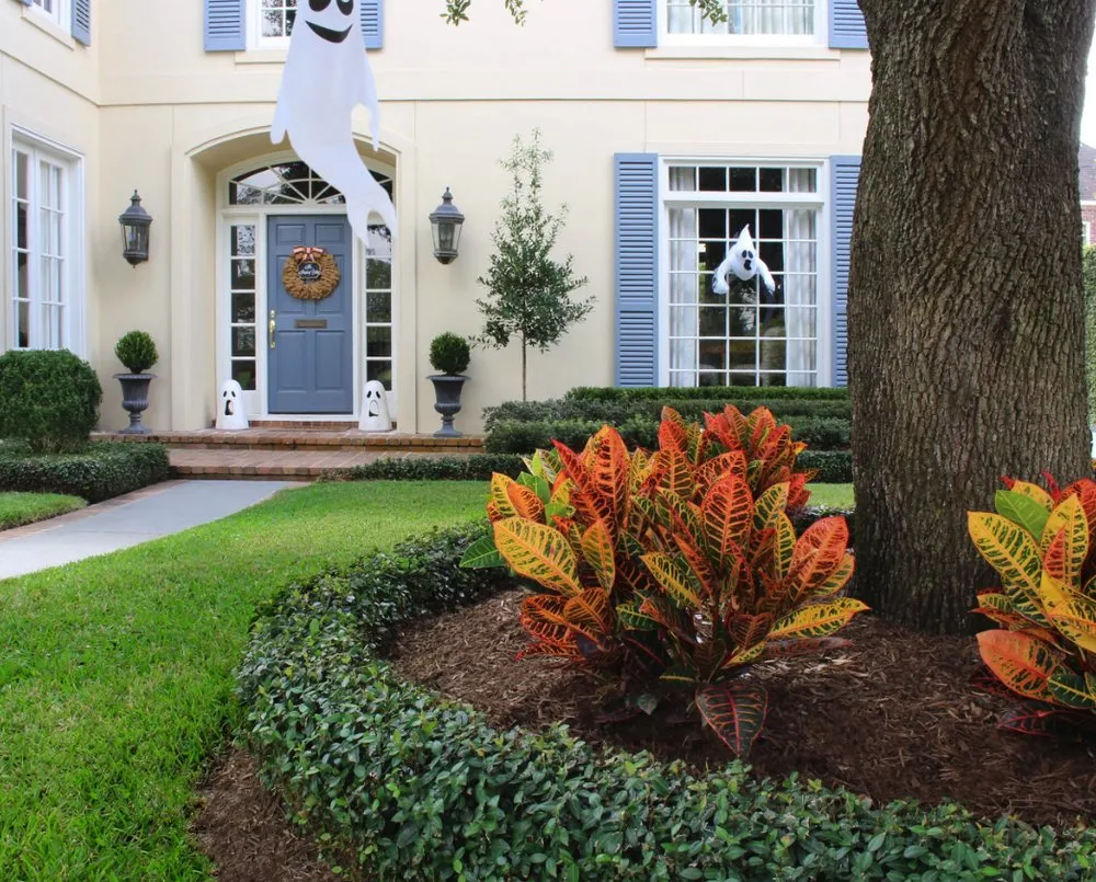 Top-rated residential landscaping for year-round maintenance across Portland, TX - Love and Lawn Care