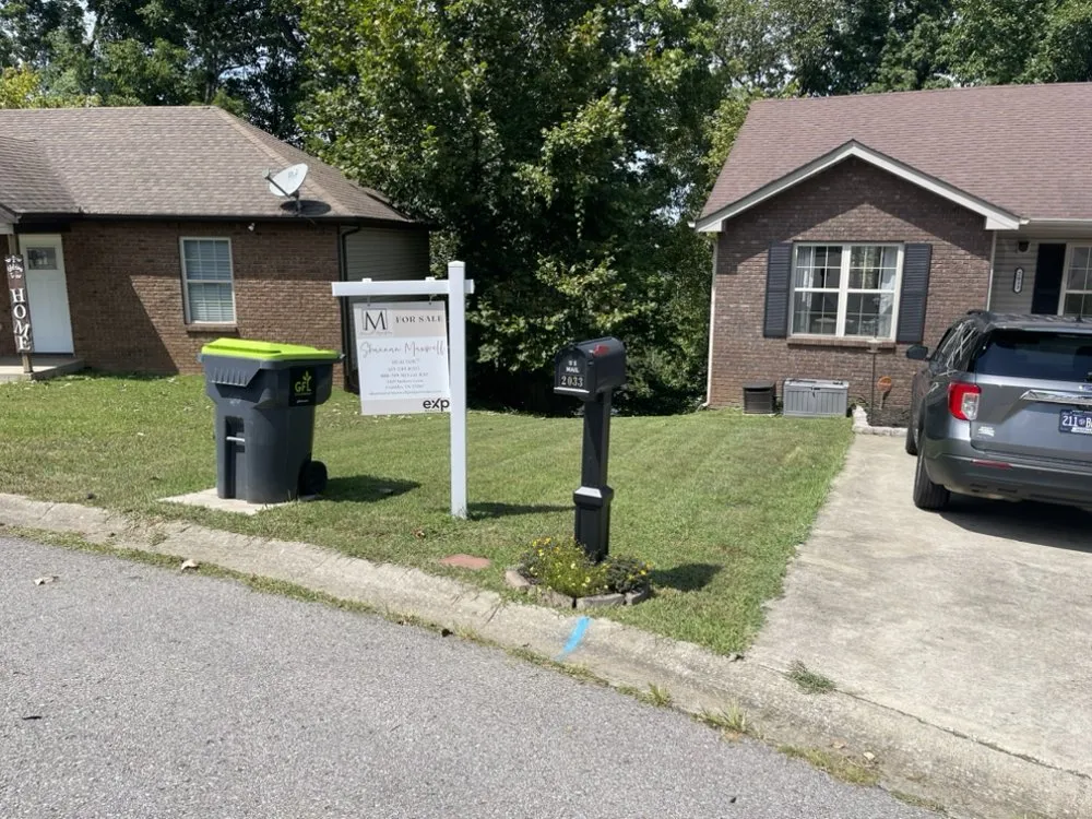 Top-rated lawn care service in Fort Campbell, KY by Love Thy Neighbor