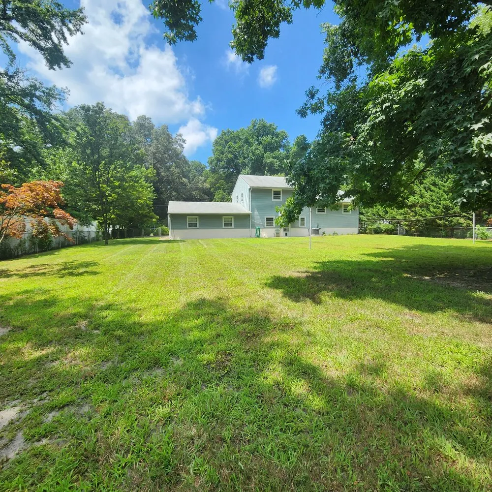 Affordable lawn care service in Gloucester City, NJ - Love Your Lawn