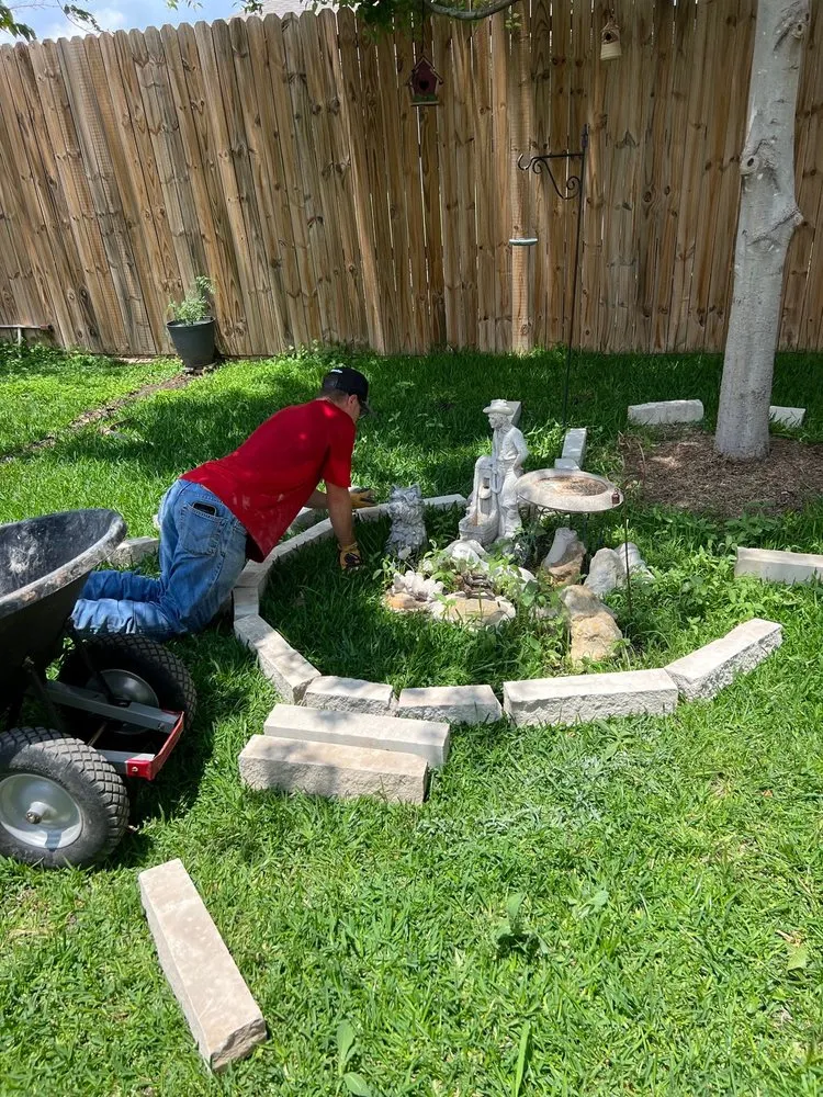 Top-rated lawn mowing service in Palestine, TX by LoveLand Greenscapes