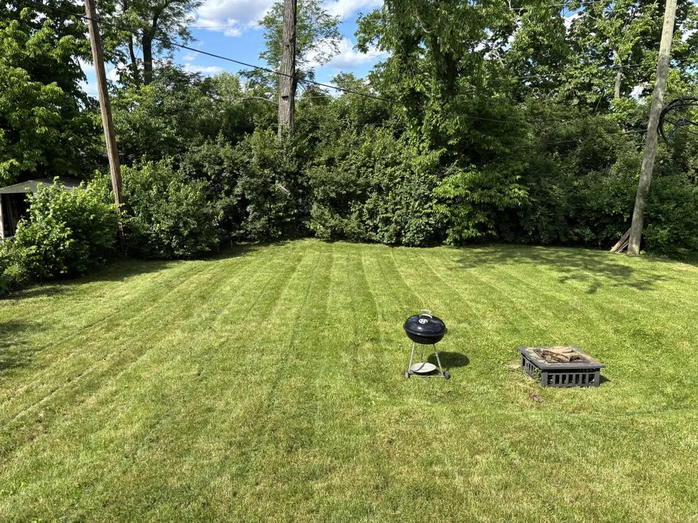 Expert yard maintenance for homes in Lexington, KY by Lovely Lawn Care