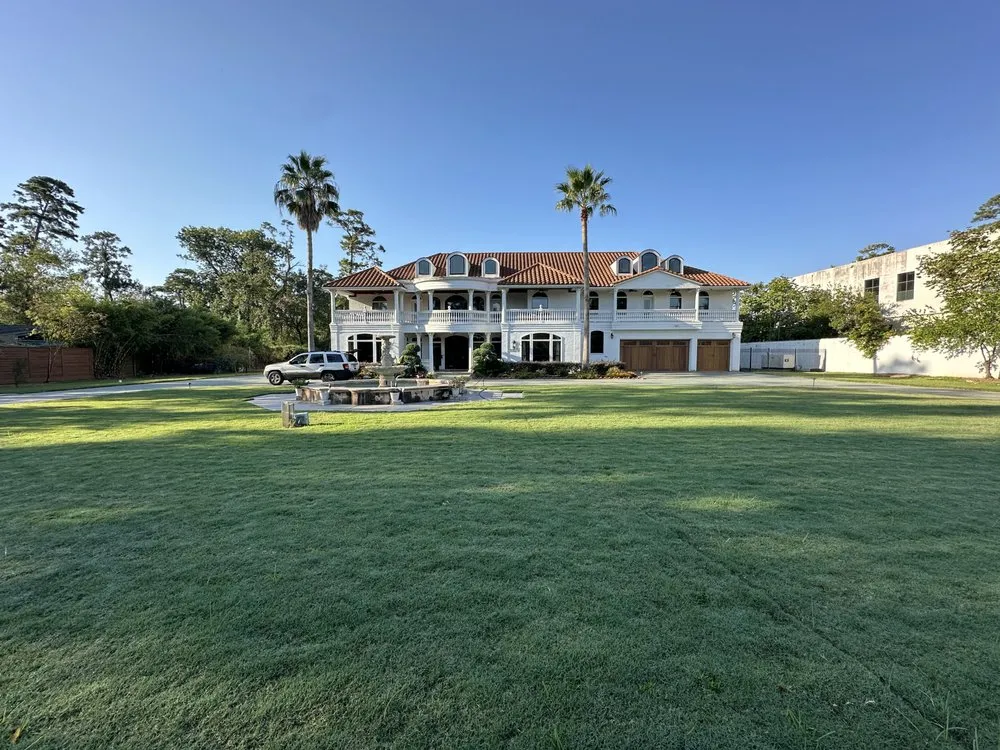 Local garden landscaping for residential properties across Houston, TX - Lovely Lawnz