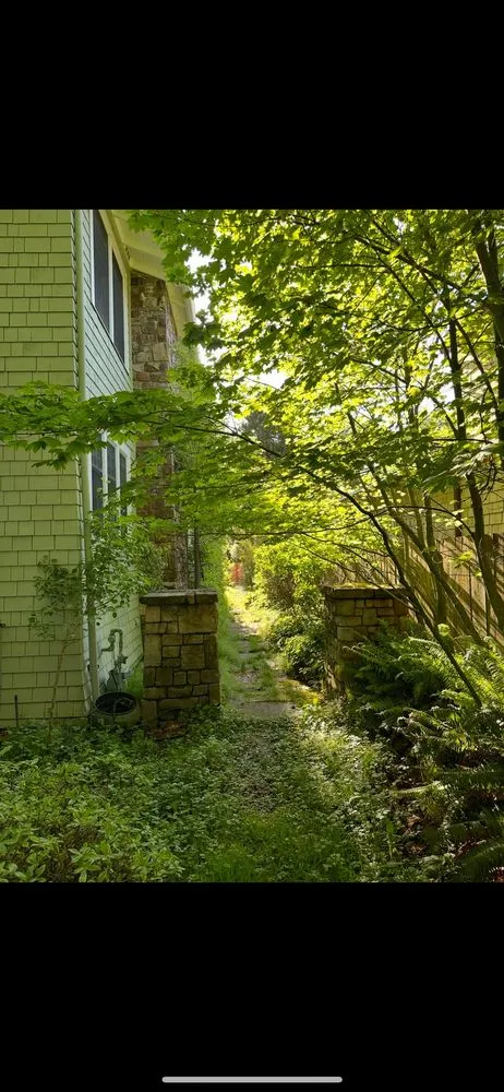 Local yard cleanup service for homes in Bellevue, WA by Lovera's Landscaping