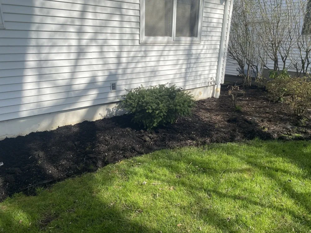 Reliable residential landscaping experts serving West Seneca, NY - Loves Immaqulate Services