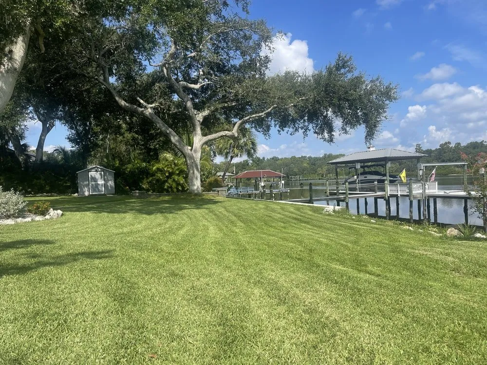 Trusted yard maintenance experts serving Brandon, FL - Lovett Or Leaf It Lawncare Services