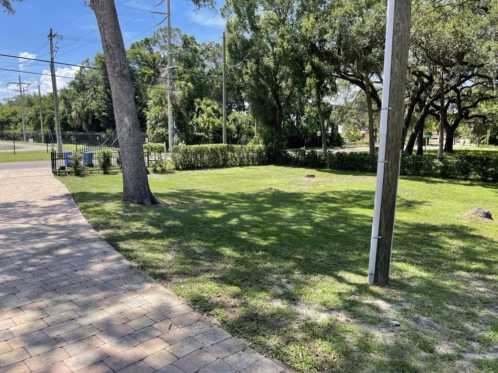 Reliable yard cleanup service for outdoor upgrades across Brandon, FL - Lovett Or Leaf It Lawncare Services