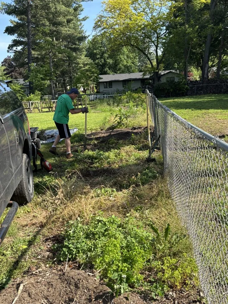 Local garden landscaping experts serving VALPARAISO, IN - Lovin N Leafin