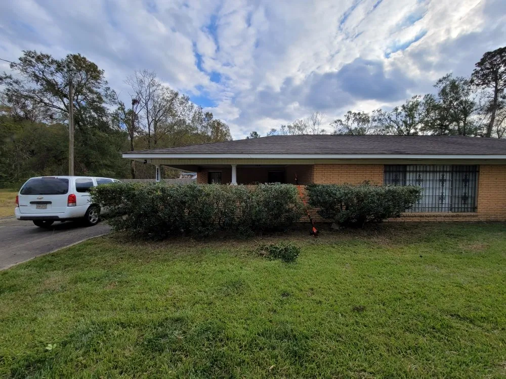 Professional garden landscaping experts serving Hammond, LA - Low Cuts