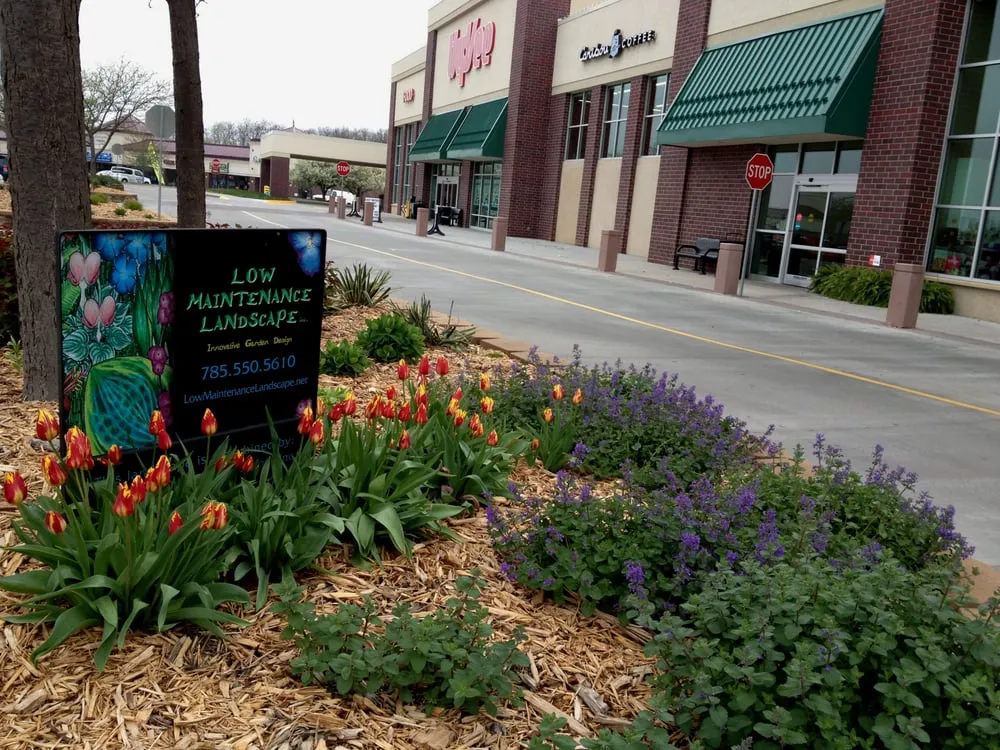 Custom landscape design experts serving Lawrence, KS - Low Maintenance Landscape