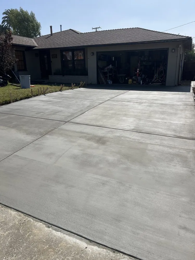 Trusted lawn care service in Covina, CA by Low Rates Professional Contractor