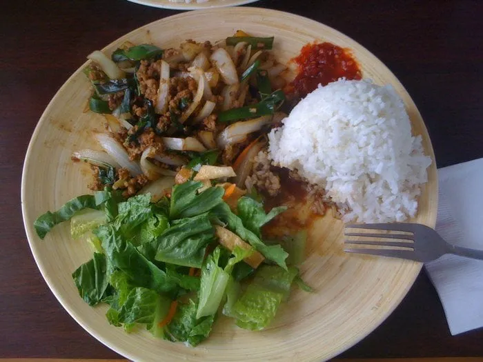 Professional lawn mowing service near you across Covina, CA - Low Rates Professional Contractor