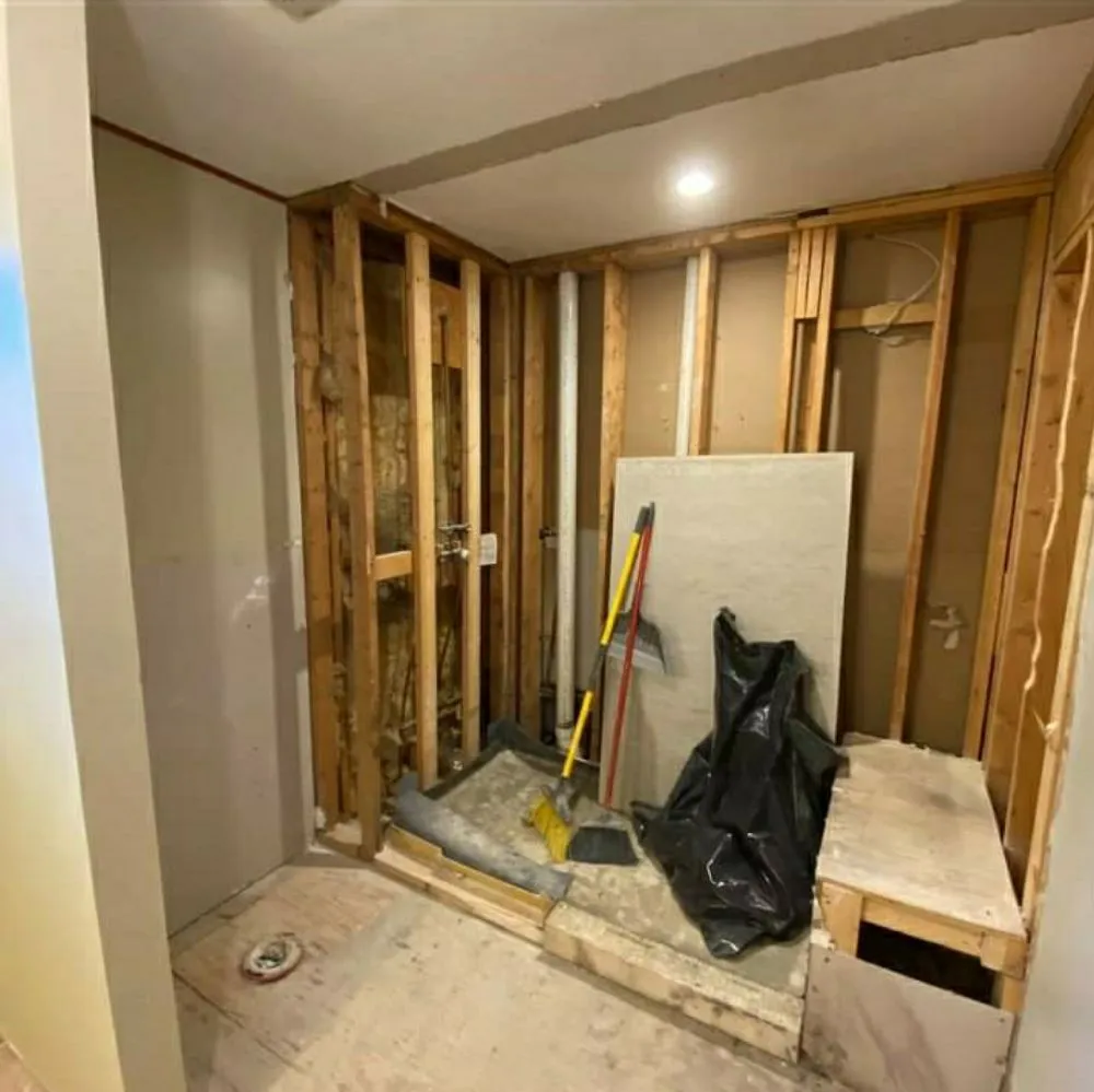 Affordable lawn mowing service for year-round maintenance across Covina, CA - Low Rates Professional Contractor