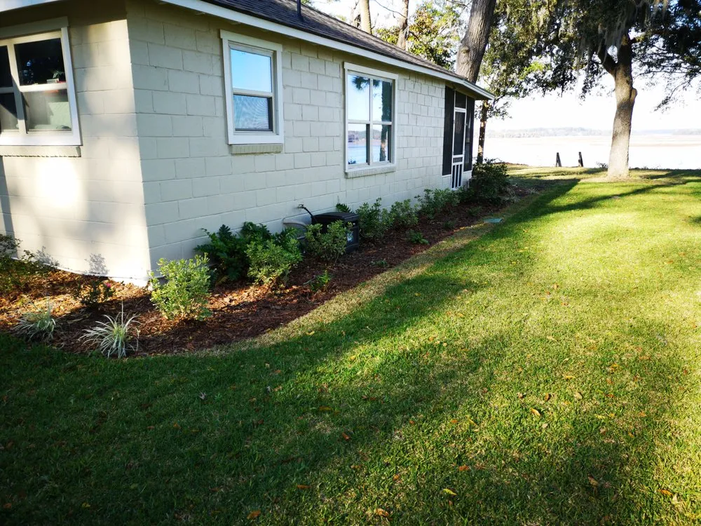 Custom lawn mowing service experts serving Bluffton, SC - Lowcountry Greenscapes