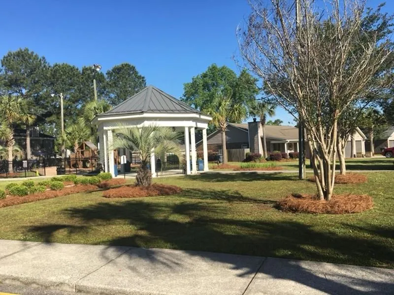 Top-rated yard cleanup service for homes across Walterboro, SC - Lowcountry Landscapers