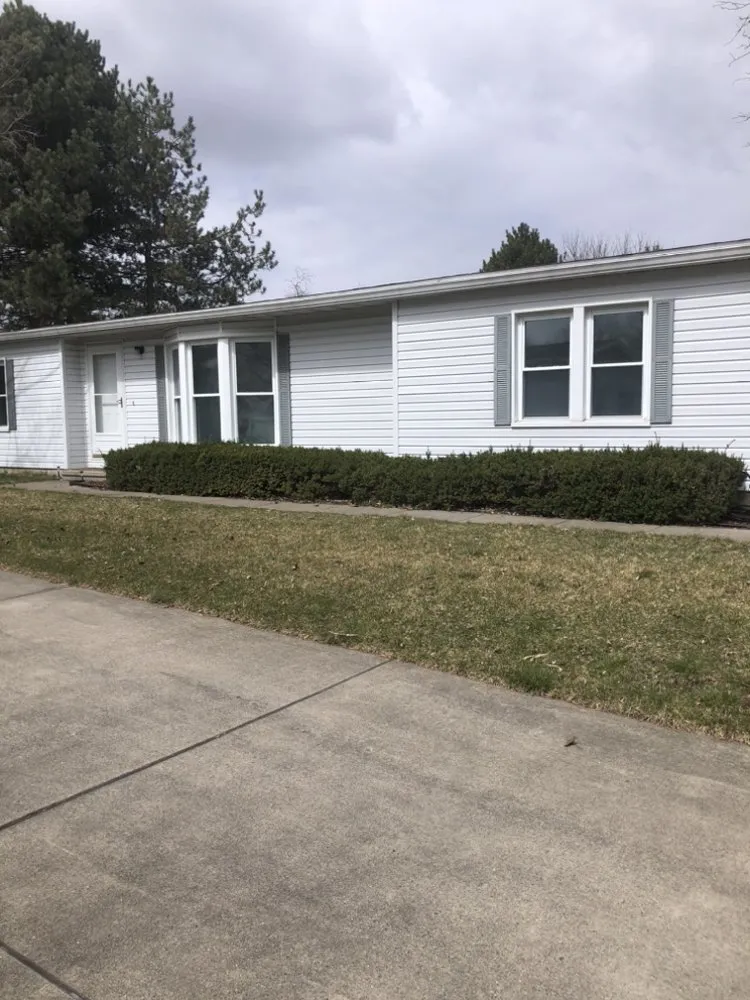 Top-rated lawn care service for beautiful yards across Lansing, MI - Lowe Brothers Outdoor Services