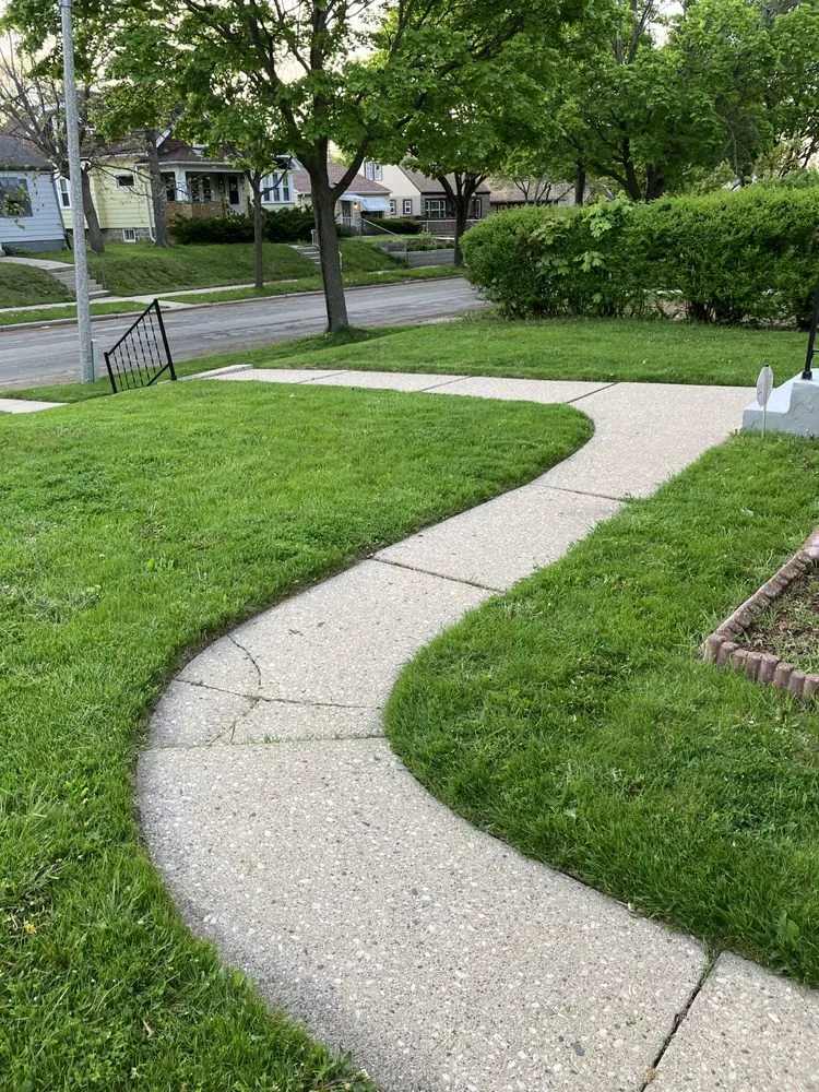 Reliable yard maintenance with custom design in Milwaukee, WI by Lowe Cutz Lawn Services