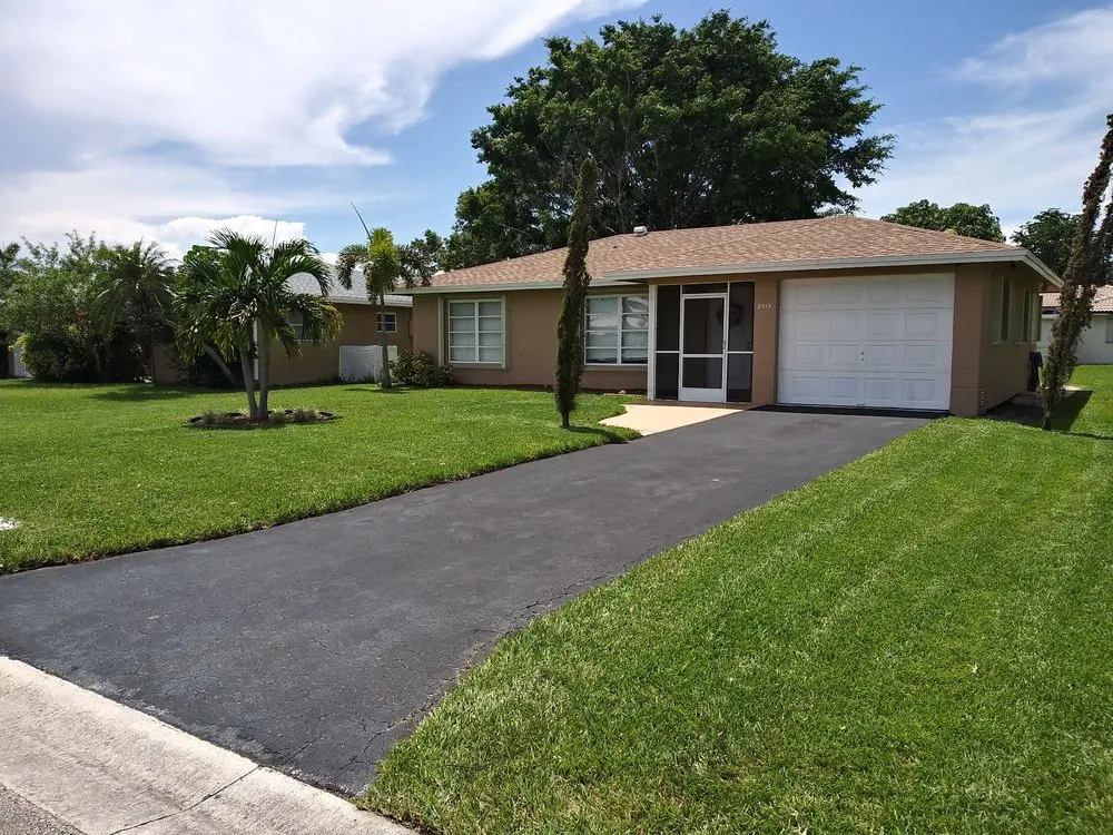 Trusted outdoor landscaping with custom design across North Lauderdale, FL - Lowe's Landscaping and Gardener