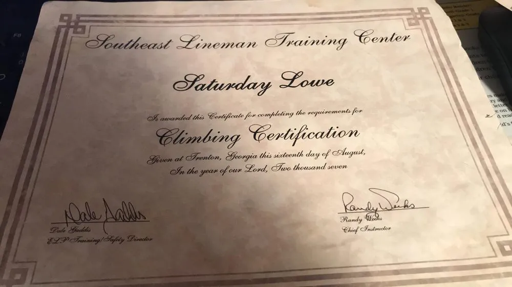 Top-rated yard cleanup service for outdoor upgrades in North Lauderdale, FL by Lowe's Landscaping and Gardener