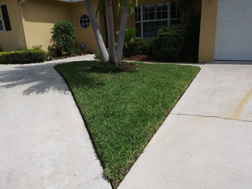 Trusted outdoor landscaping with custom design across North Lauderdale, FL - Lowe's Landscaping and Gardener