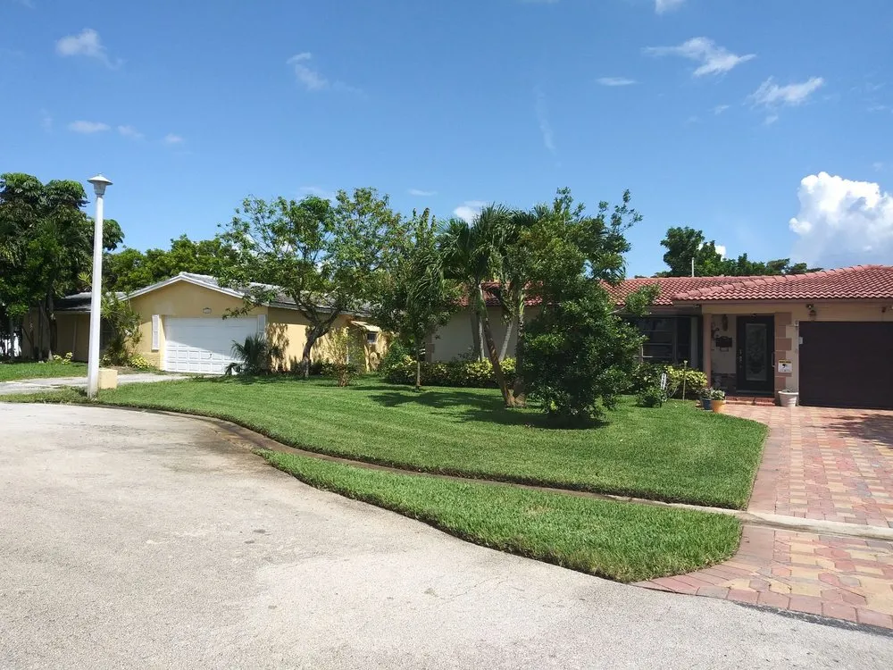 Local yard maintenance in North Lauderdale, FL - Lowe's Landscaping and Gardener