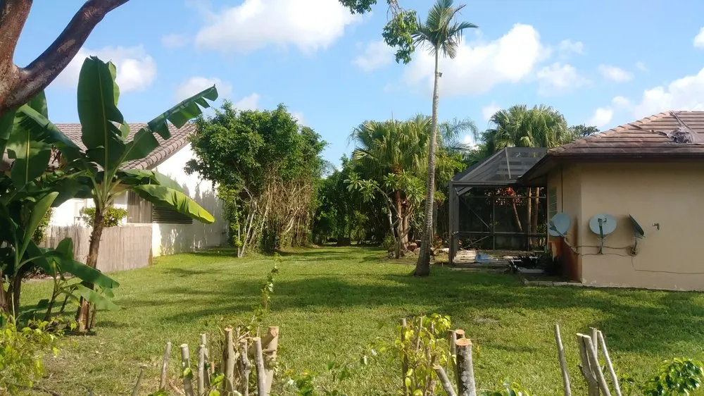 Local residential landscaping in North Lauderdale, FL - Lowe's Landscaping and Gardener