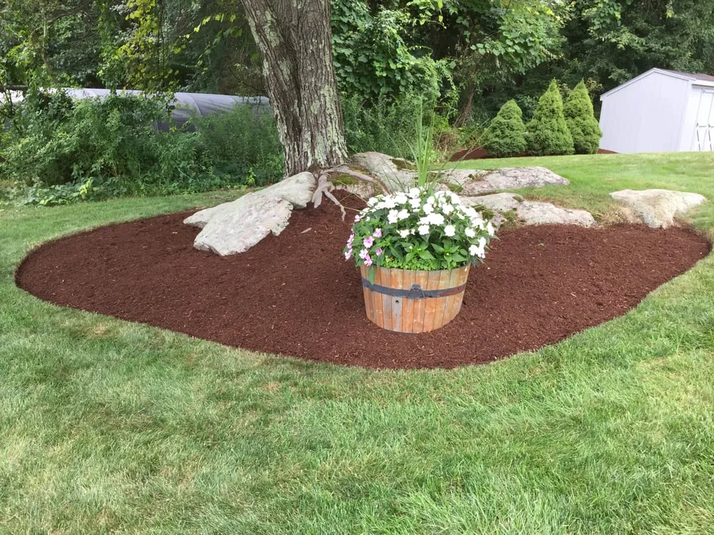 Reliable residential landscaping experts serving Dracut, MA - Lowe's Landscaping Services