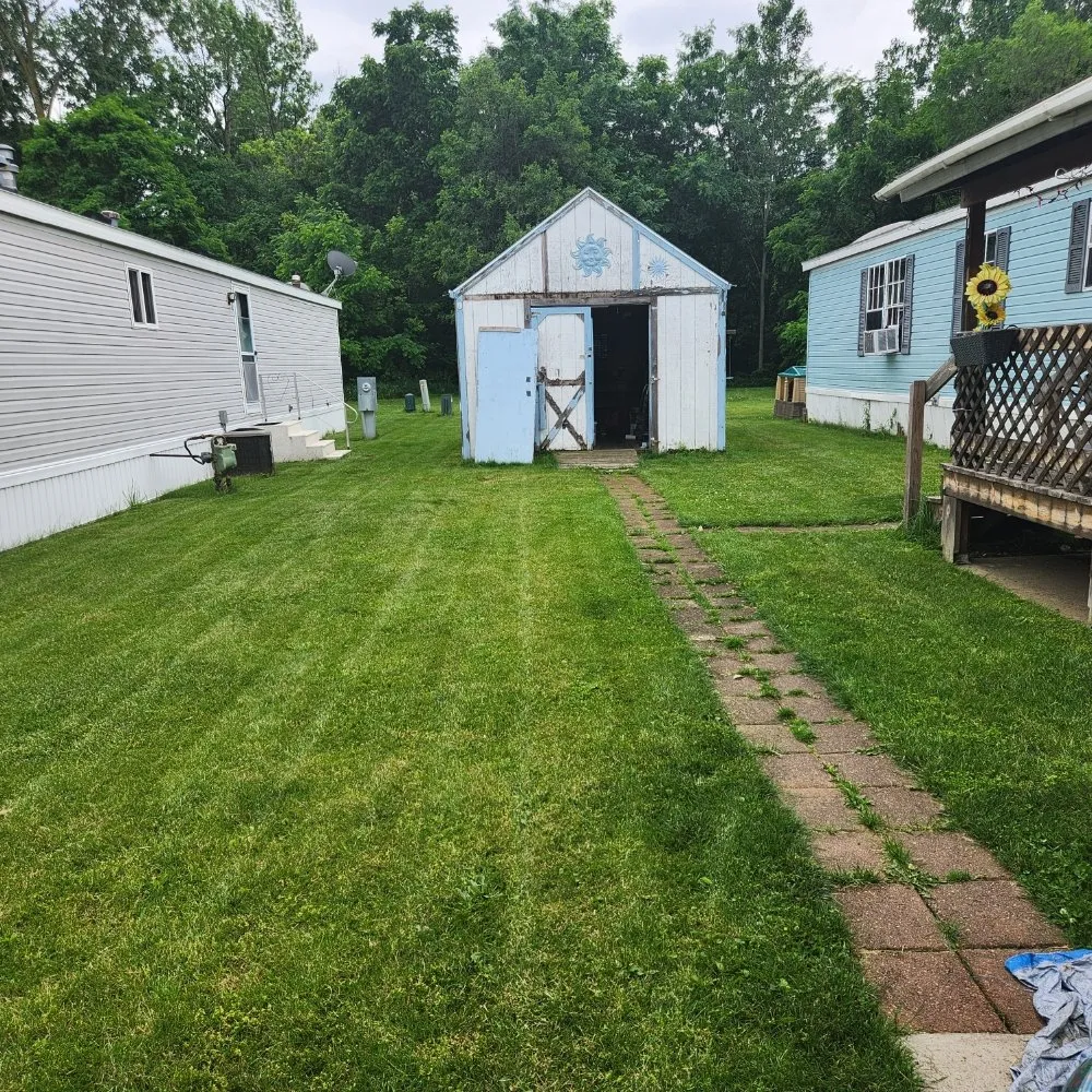 Local landscape installation in Findlay, OH - Lowe's Lawncare