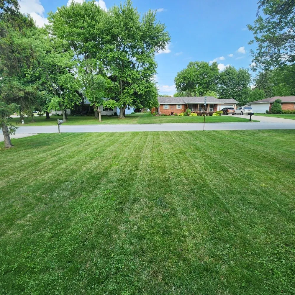 Expert landscape design for homes across Findlay, OH - Lowe's Lawncare