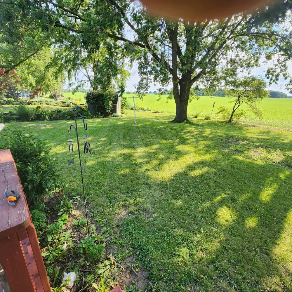 Professional garden landscaping for year-round maintenance across Findlay, OH - Lowe's Lawncare