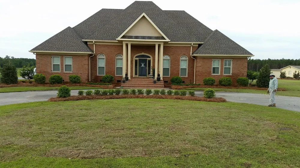Trusted garden landscaping in Valdosta, GA by Lowndes Landscape Managment