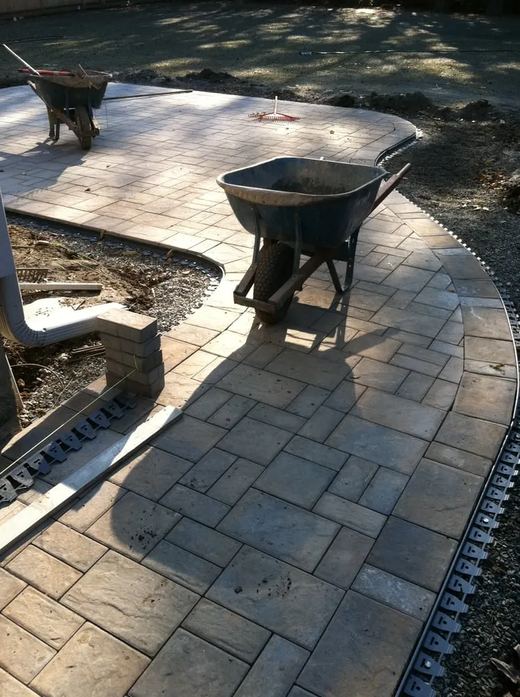 Affordable yard maintenance in Uxbridge, MA - Lowrey's Landscapes