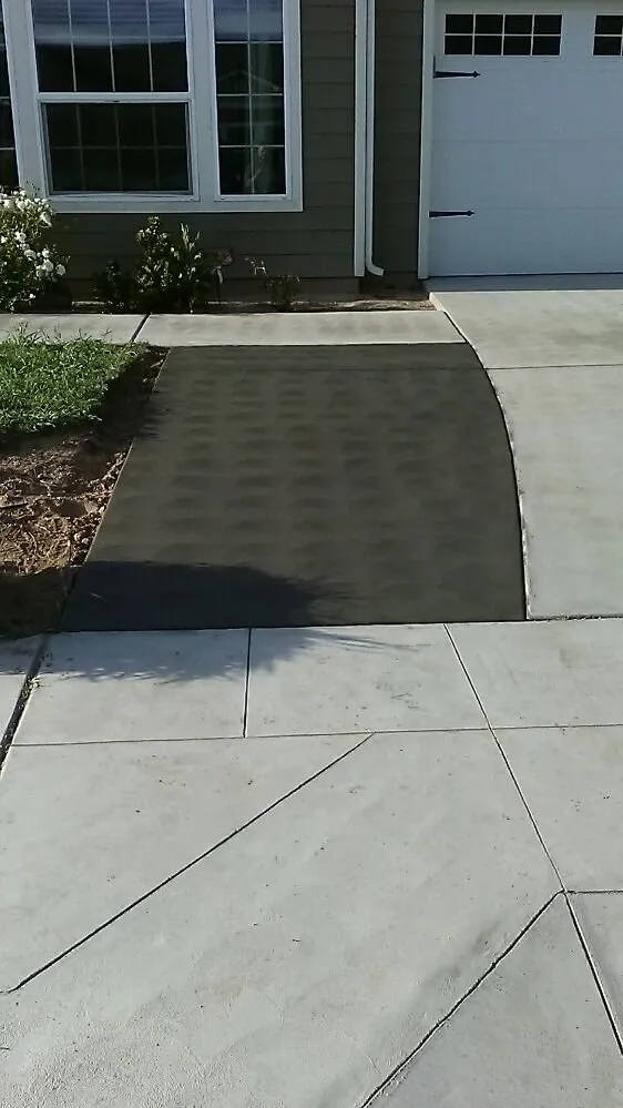 Trusted lawn mowing service in Fresno, CA by Lowrider Landscape & Maintanance