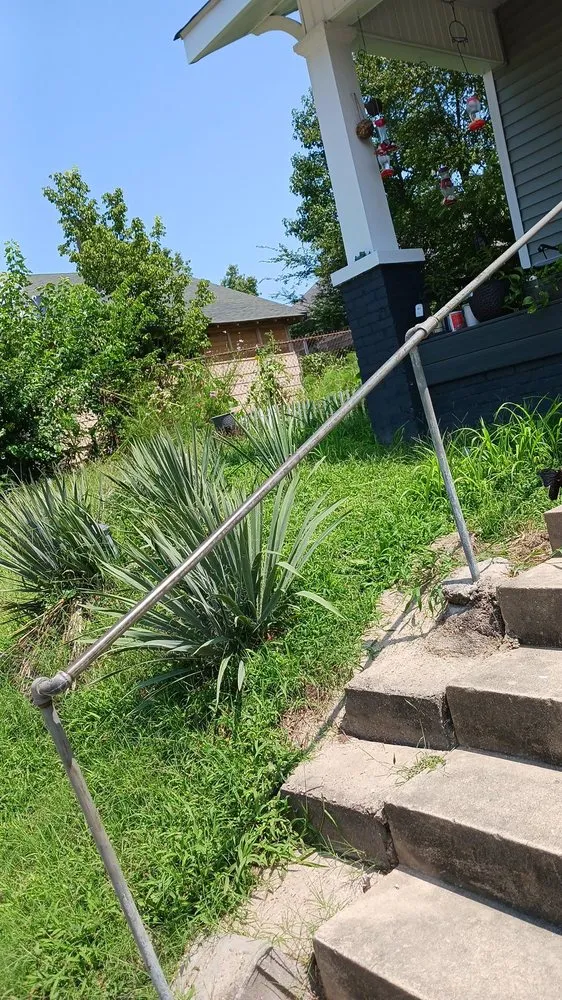 Professional landscape design experts serving Paris, TN - lowry's Lawncare