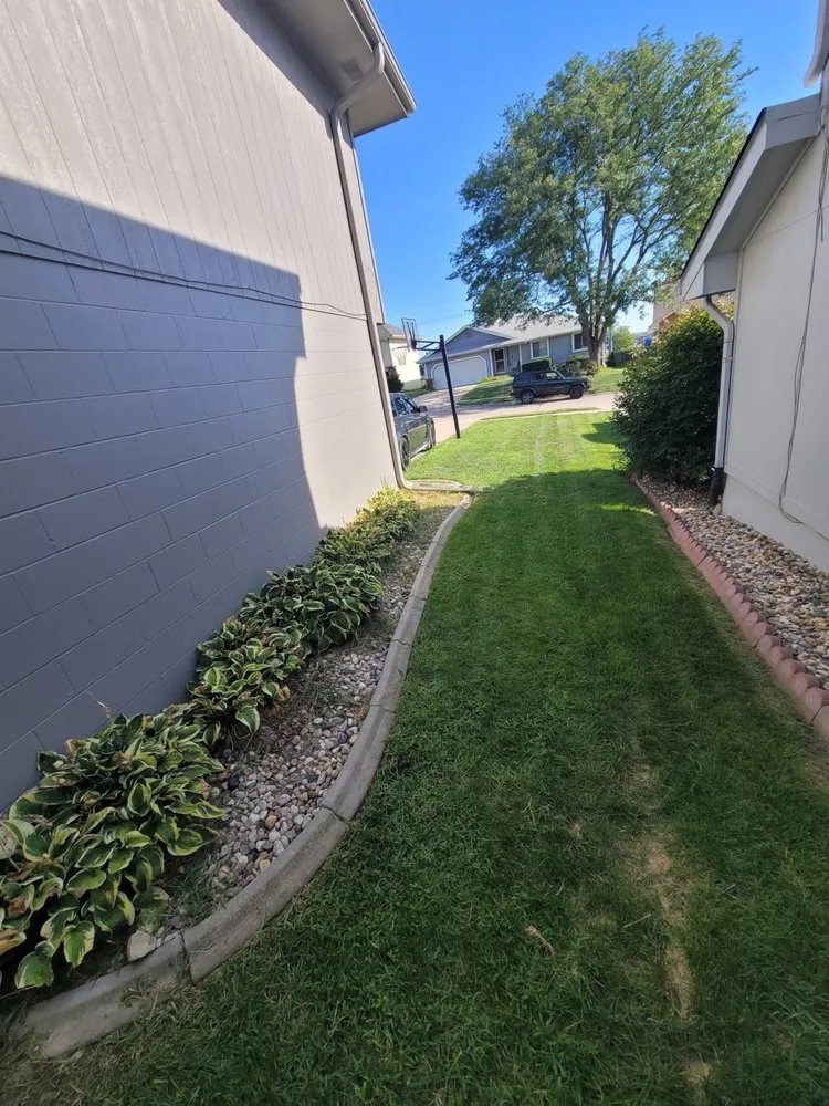 Top-rated lawn care service in Omaha, NE - Loyal Lawn Services