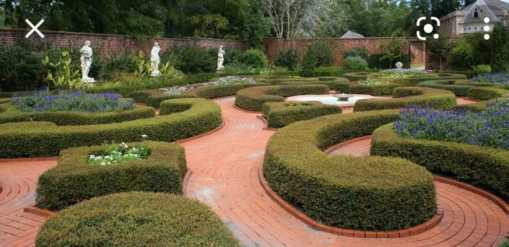 Custom garden landscaping in Lantana, FL by Loyalty Lane Landscaping