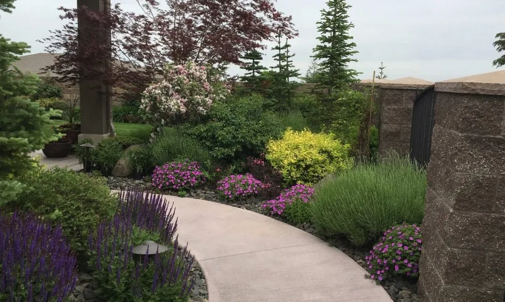 Expert residential landscaping experts serving Wheeling, IL - Loyola’s Landscaping