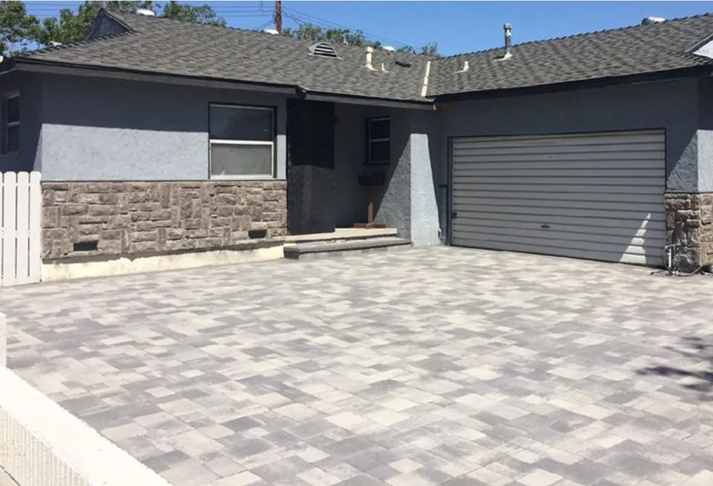 Affordable lawn mowing service in Compton, CA by Loza Concrete