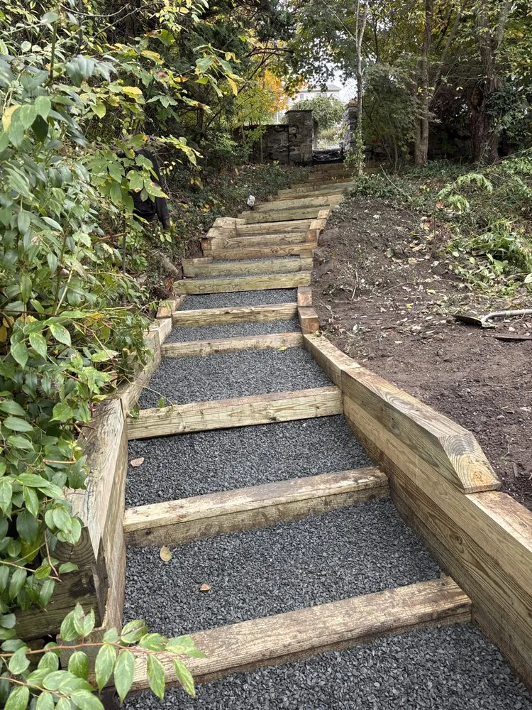 Reliable landscaping services experts serving Danbury, CT - Lozada's Landscaping