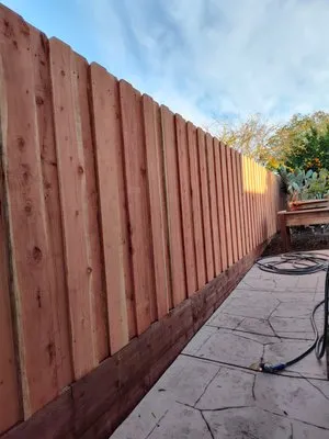 Lozano Lanscape & Lawn service Logo