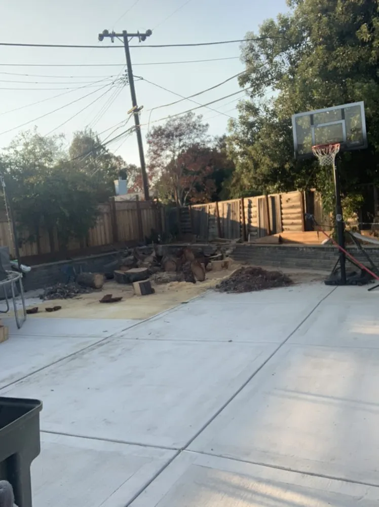 Affordable garden landscaping for residential properties in San Jose, CA by Lozano Tree Services