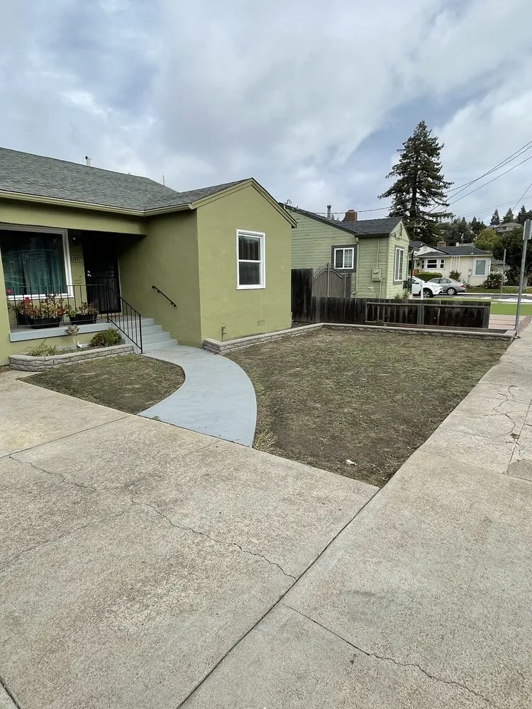 Professional lawn care service experts serving Hayward, CA - Lozano's Landscape