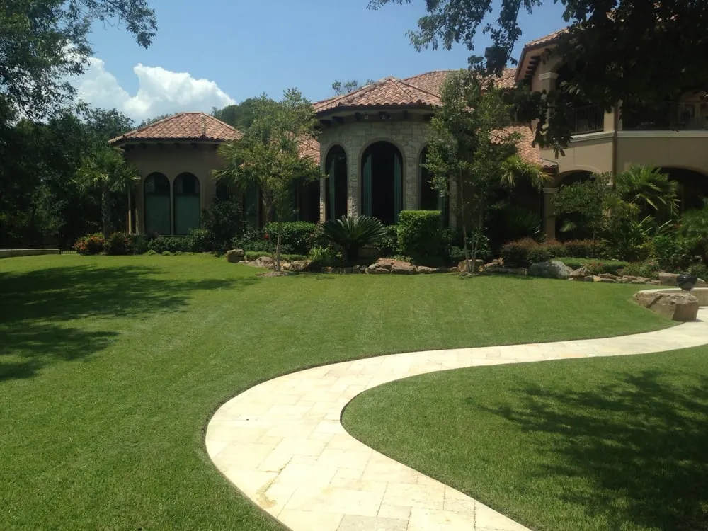 Local yard cleanup service in Richmond, TX - Lozano's Tractor Service