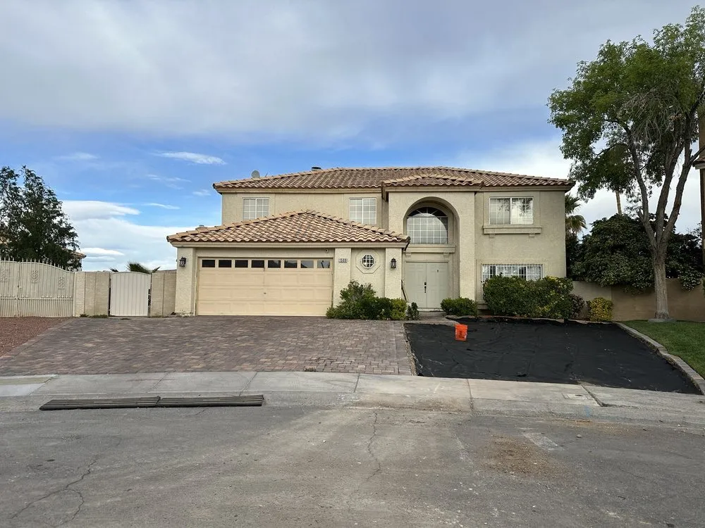 Top-rated yard cleanup service in Las Vegas, NV by Lozoya Services