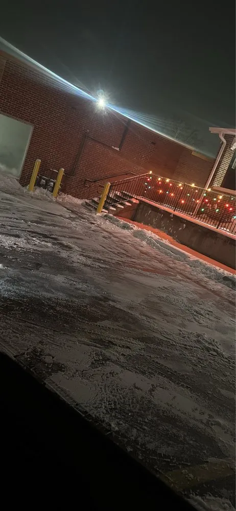 Professional lawn mowing service experts serving Wentzville, MO - L&P Lawn Service