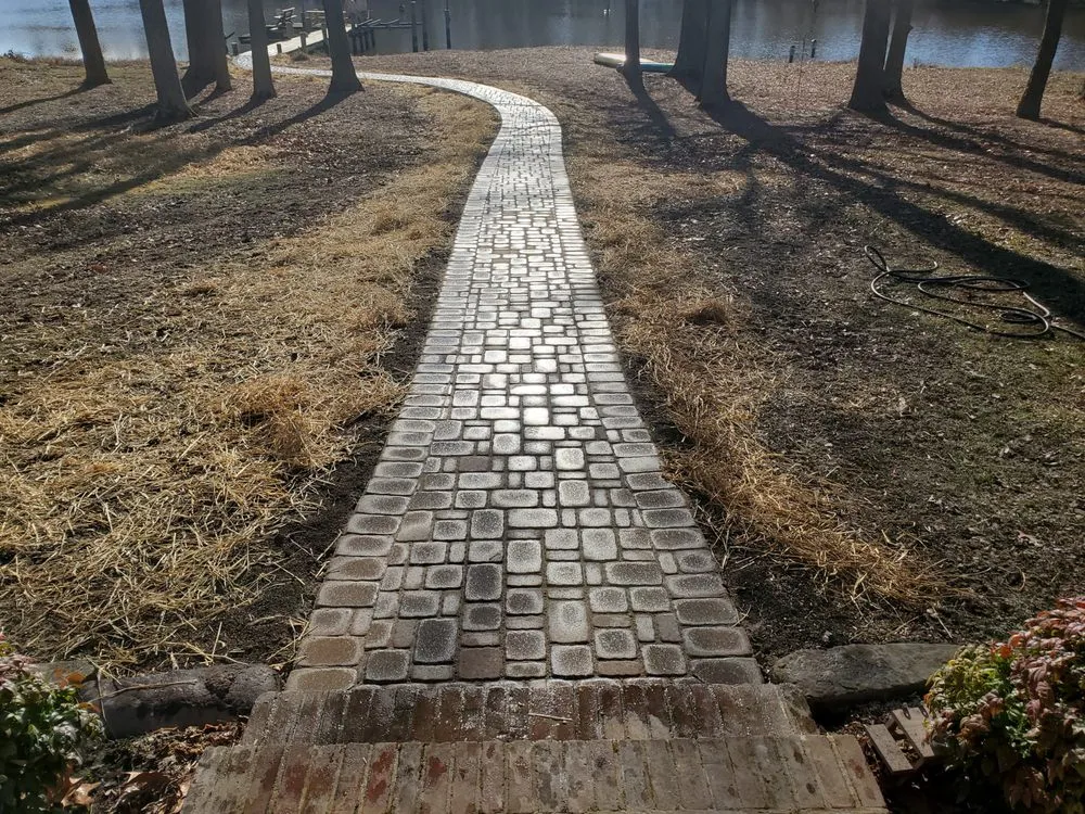 Local landscape installation for homes in Riva, MD by Lpatioplus landscaping
