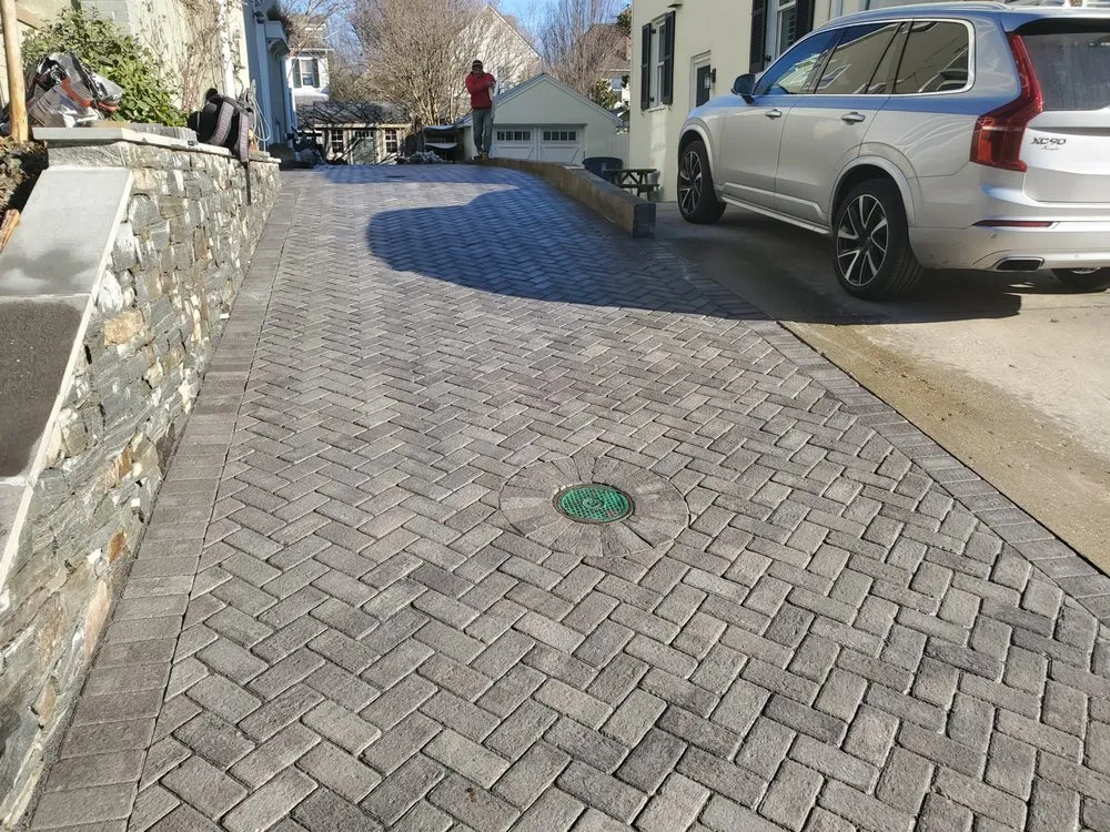 Professional yard maintenance experts serving Riva, MD - Lpatioplus landscaping