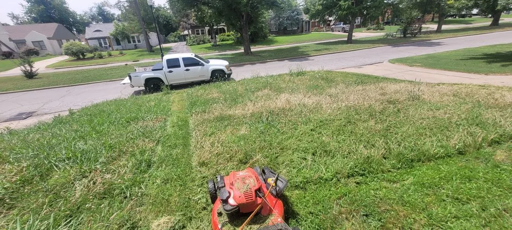 Trusted lawn mowing service for outdoor upgrades across Oklahoma City, OK - López landscape